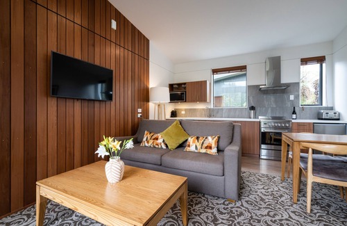 Franz Josef Glacier House | Rainforest Deluxe