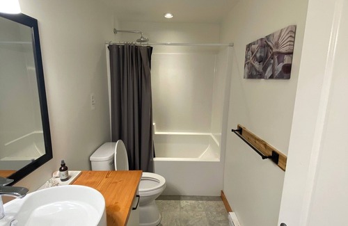 Ucluelet Bed & Breakfast | Rainforest Retreat ~ Sauna, Yoga, Massage, Wellness Tofino/Ucluelet
