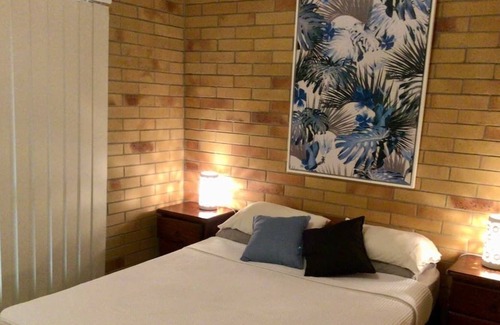 Agnes Water Apartment | Rainforest Walk with Communal Pool