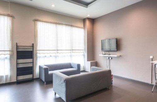 Bandar Menjalara Hotel | Raintree Hotel