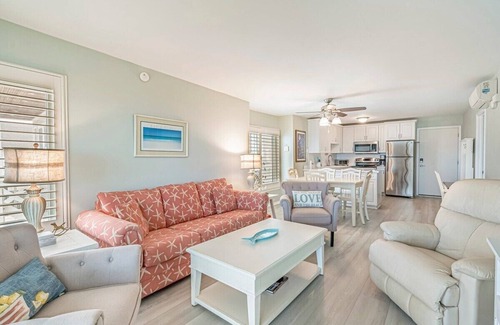 North Myrtle Beach Condo | Raintree Villa Unit A1 - Oceanfront