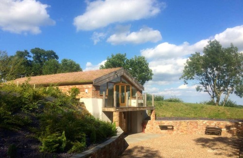 Raithby House | Raithby Hill Reservoir