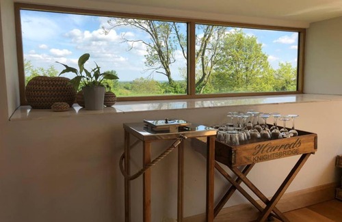 Raithby House | Raithby Hill Reservoir