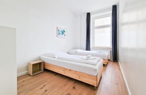 Oberbilk Apartment | RAJ Living - 1 or 4 Room Apartments - 15 Min to Messe DUS - 10 Min Old Town DUS