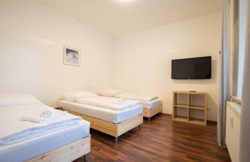 Oberbilk Apartment | RAJ Living - 1 or 4 Room Apartments - 15 Min to Messe DUS - 10 Min Old Town DUS