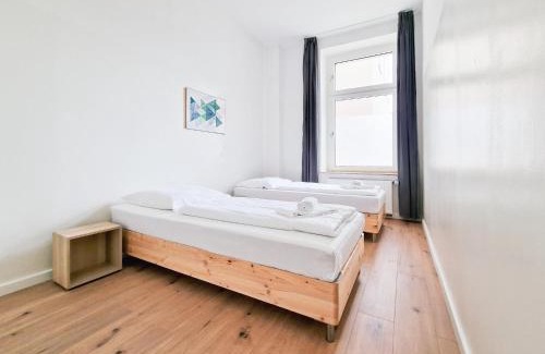 Oberbilk Apartment | RAJ Living - 1 or 4 Room Apartments - 15 Min to Messe DUS - 10 Min Old Town DUS