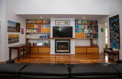 Murray Bridge House | Rakali's View - 7 Wetlands Close