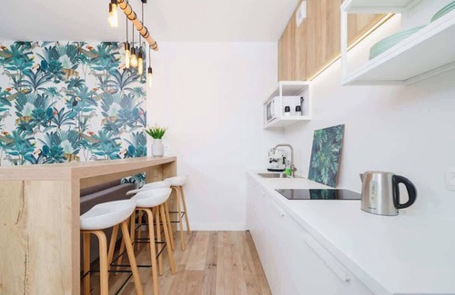 Warszawskie Apartment | Rakowicka 22J | Floral Apartment | Parking