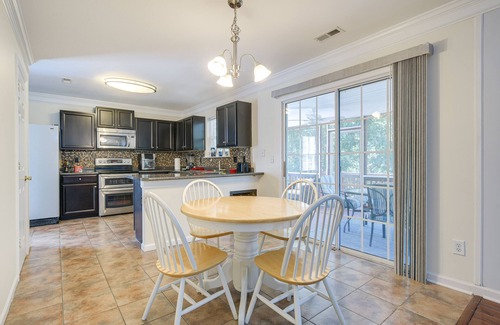 Northeast Raleigh House | Raleigh Home w/Modern Adjustable Sleeping System