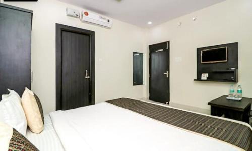 Taj Ganj Bed & Breakfast | Rama HS