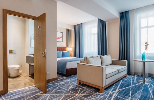 Nur-Sultan Hotel | Ramada by Wyndham Astana