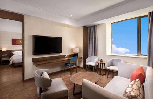 Jintai District Hotel | Ramada BY Wyndham Baoji Jintai