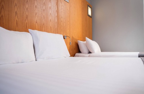 Cathedral Quarter Hotel | Ramada by Wyndham Belfast City Centre