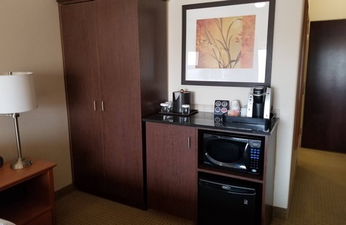 Drayton Valley Hotel | Ramada by Wyndham Drayton Valley