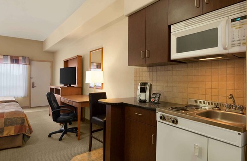 Drayton Valley Hotel | Ramada by Wyndham Drayton Valley