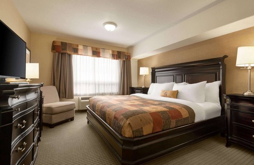 Drayton Valley Hotel | Ramada by Wyndham Drayton Valley
