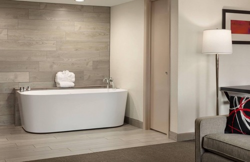 Amistad National Recreational Area Hotel | Ramada by Wyndham Del Rio