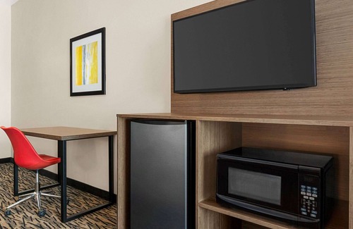 Marina Hotel | Ramada by Wyndham Marina