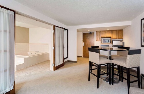 Marquette Hotel | Ramada by Wyndham Marquette
