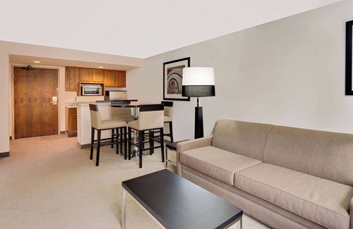 Marquette Hotel | Ramada by Wyndham Marquette