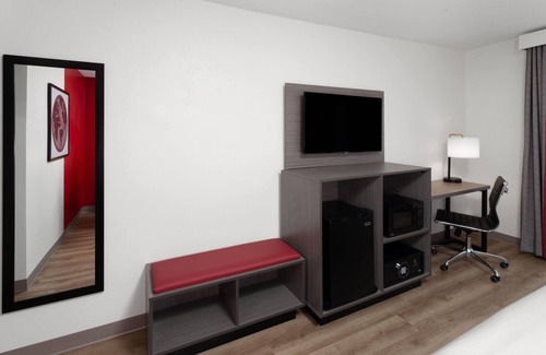 Marquette Hotel | Ramada by Wyndham Milwaukee