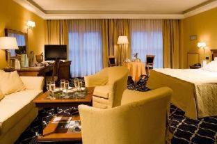 Naples City Centre Hotel | Ramada by Wyndham Naples