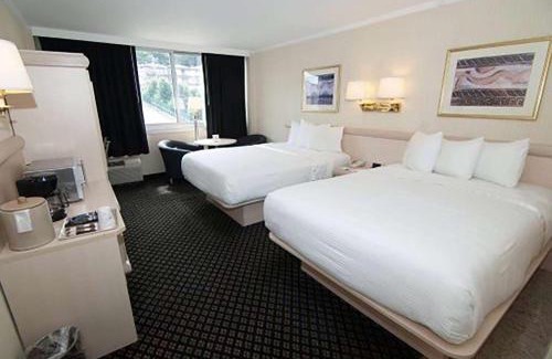 North Bergen Hotel | Ramada by Wyndham North Bergen