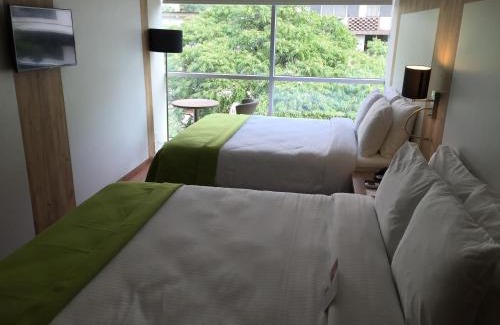 El Cangrejo Hotel | Ramada by Wyndham Panama Via Argentina