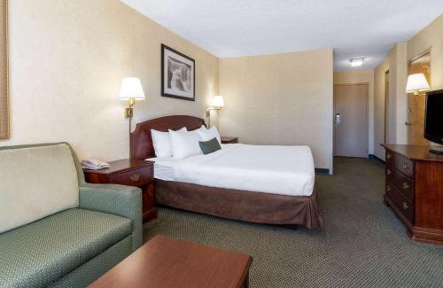 Northeast Reno Hotel | Ramada by Wyndham Reno Hotel & Casino