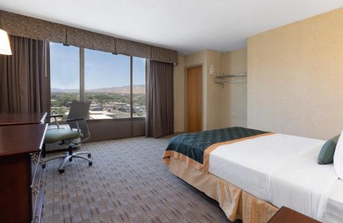 Northeast Reno Hotel | Ramada by Wyndham Reno Hotel & Casino
