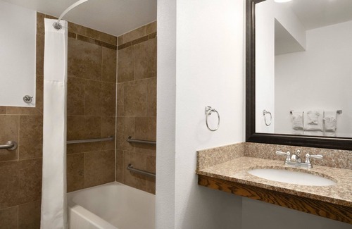 Spokane Hotel | Ramada by Wyndham Spokane Airport