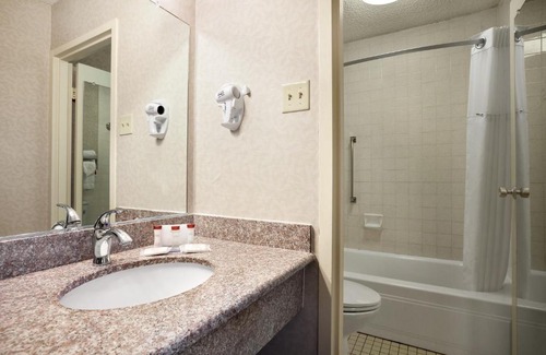 Sunnyvale Hotel | Ramada by Wyndham Sunnyvale/Silicon Valley