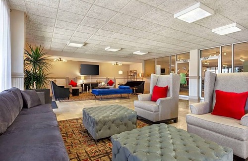 Whitfield Hotel | Ramada by Wyndham Sarasota Waterfront