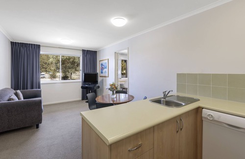 Belconnen Hotel | Ramada Encore by Wyndham Belconnen Canberra