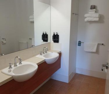 Belconnen Hotel | Ramada Encore by Wyndham Belconnen Canberra
