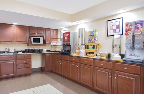 Edgewood Hotel | Ramada Hotel & Conference Center by Wyndham Edgewood