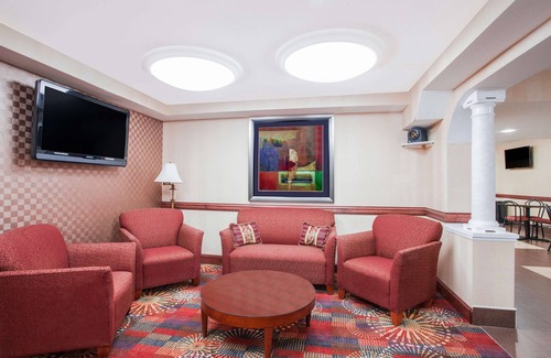 Edgewood Hotel | Ramada Hotel & Conference Center by Wyndham Edgewood