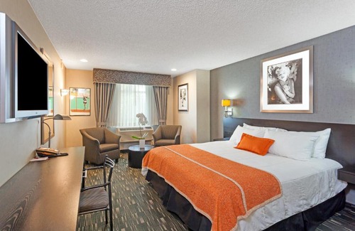 Norma Triangle Hotel | Ramada Plaza by Wyndham West Hollywood Hotel & Suites