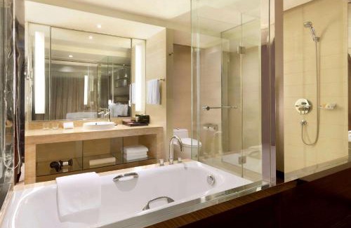 Lianyun District Hotel | Ramada Plaza Lianyungang