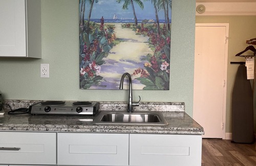 Trailer Estates Hotel | RAMADA SARASOTA CONDO HOTEL#407 Waterfront Balcony, King Bed, Pool, Kitchenette