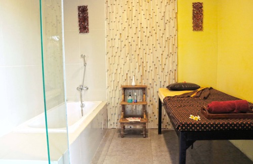 Colomadu Hotel | Ramada Suites by Wyndham Solo