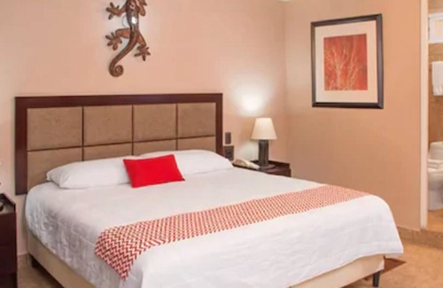 Flores Hotel | Ramada Tikal Isla De Flores Hotel