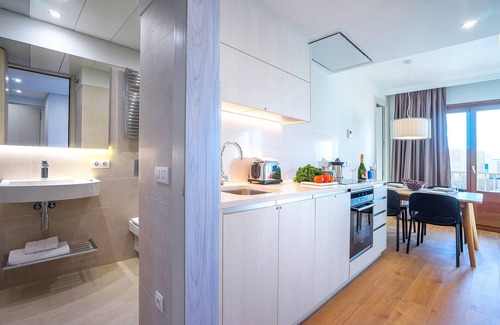 Gothic Quarter Apartment | RAMBLAS by Boqueria Market!