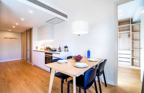Gothic Quarter Apartment | RAMBLAS by Boqueria Market!