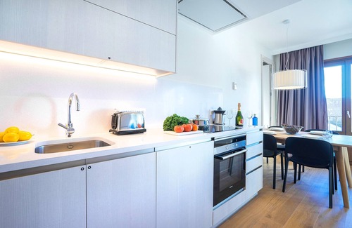 Gothic Quarter Apartment | RAMBLAS by Boqueria Market!