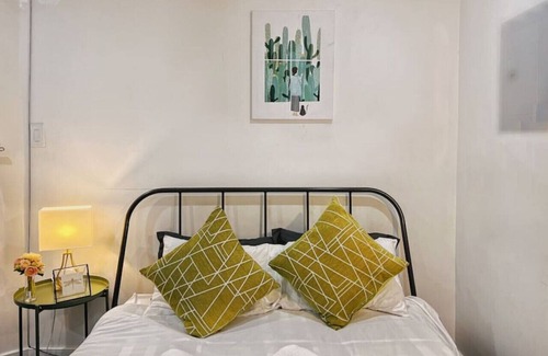 Graduate Hospital Apartment | Ramblei near Rittenhouse Sq | Studio w/Backyard-1R