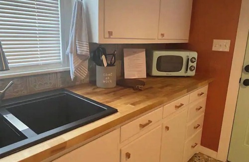 Amarillo House | Rambler *pet friendly* garage private deck