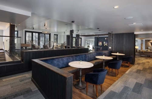 Vail Hotel | Rambler Standard King Gravity Haus Vail w/Mountain View & Hot Tub Near Gondola