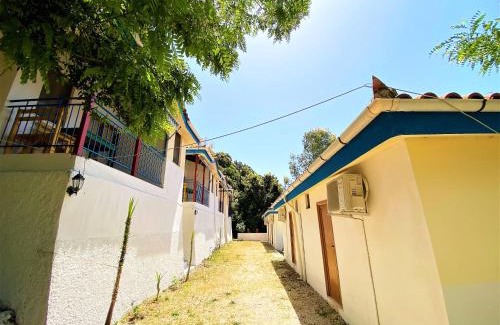Radhime House | Ramo's Cozy Beachside Haven with Panoramic Views - 1st