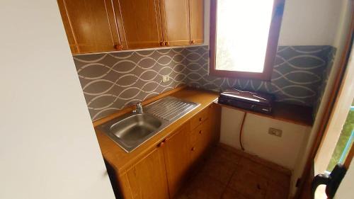Radhime House | Ramo's Cozy Beachside Haven with Panoramic Views - 3rd